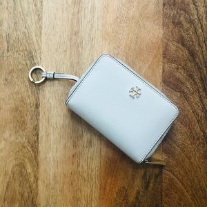 Tory Burch Robinson Zip Coin Case in Ivory